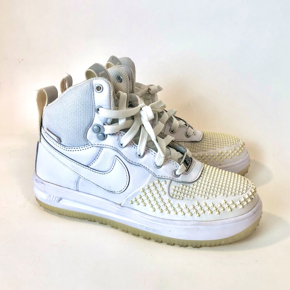 White Nike LF1